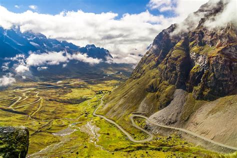 Bolivian Cities, Cloud Forests & Salt Flats - 9 Days | kimkim