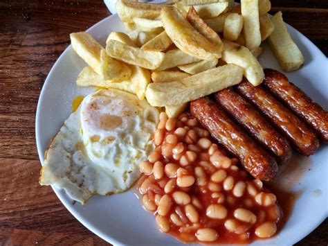 [Homemade]sausage, egg, beans and chips : r/food