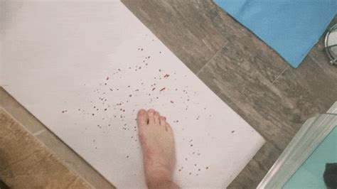 Bathroom Floor Mat That Turns Red When Wet – Flooring Ideas