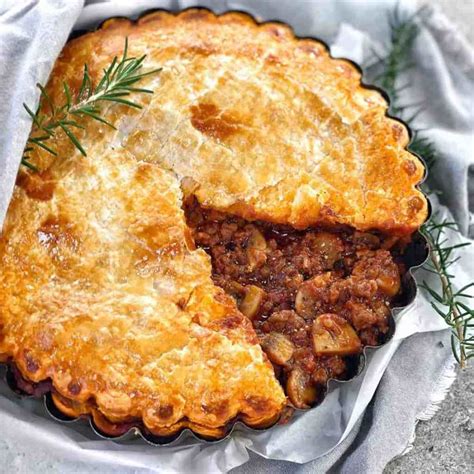 Lamb Mince Pie - A Rich and Hearty Family Pie · Chef Not Required ...