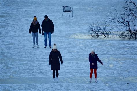 A frigid DC tradition: Ice skating on the C&O Canal - WTOP News