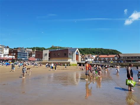 Scarborough Harbour Beach - Photo "20170617_122522" :: British Beaches