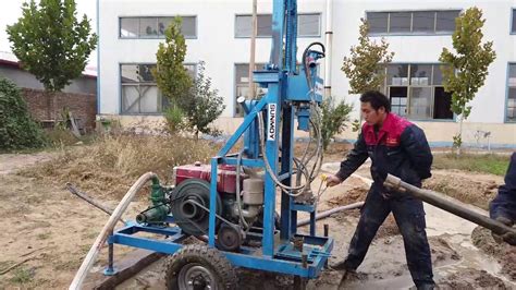 Portable hydraulic water well drilling rig HF260D-100 - YouTube