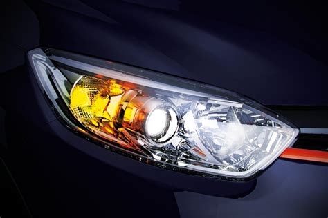 Car Headlight Technology Explained: From Halogen to Laser Lights