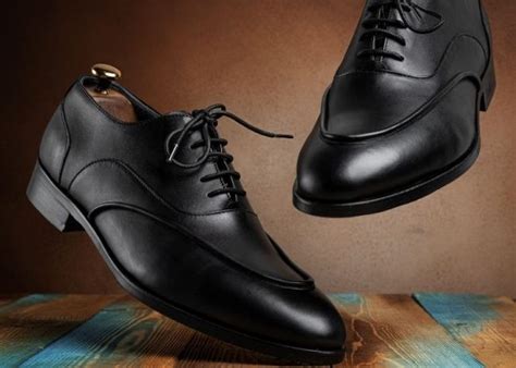 10 Best Leather Shoes Brands for Men in India (Formal & Casual)