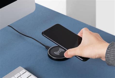 Anker’s $20 wireless charger is still on sale at its Prime Day price of ...