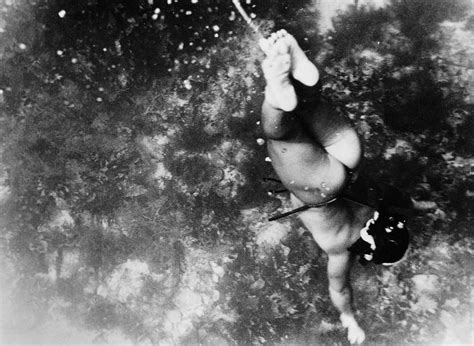 Japan's Mermaid Pearl Divers In Photos - 1950s - Flashbak