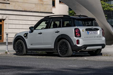 MINI Countryman hybrid practicality & boot space | DrivingElectric