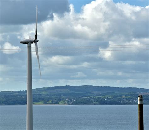 Wind turbine, Knocknagulliagh near... © Albert Bridge cc-by-sa/2.0 :: Geograph Britain and Ireland