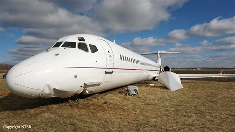 Crash of a McDonnell Douglas MD-83 in Detroit | Bureau of Aircraft Accidents Archives