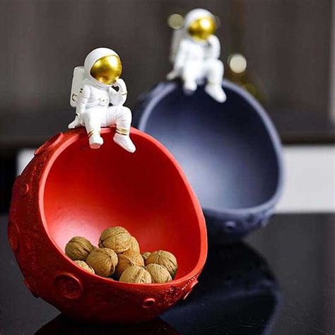 Handmade Spaceman and Moon Desk Organizer Tray | Gadgetsin