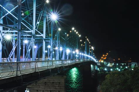 Walnut Street Walking Bridge at night.Seen in Chattanooga,Tennessee ...