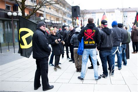 The political party 'AFD' rallies through small town of Geretsried ...