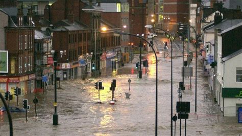 'Dreadful floods' marked 10 years on in Sheffield - BBC News