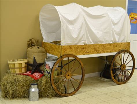 Wagon Decor | Wild west party, Western theme party, Western parties