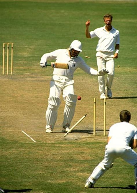 Graham Gooch batting against India in the World Cup semi-final ...