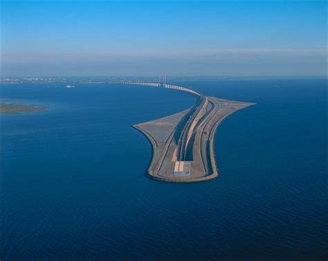 This amazing bridge-tunnel connects Sweden and Denmark