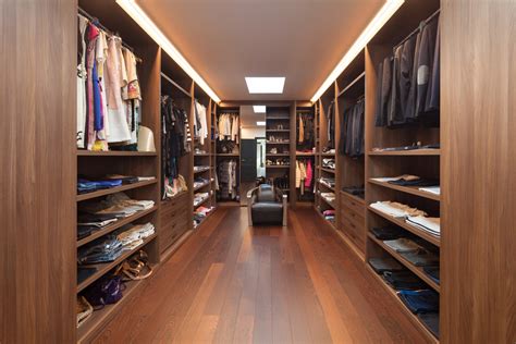 14 Must-Have Walk-In Closet Design Features | European Cabinets