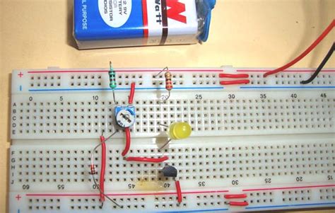 Simple Heat Sensor or Temperature Sensor Circuit Diagram