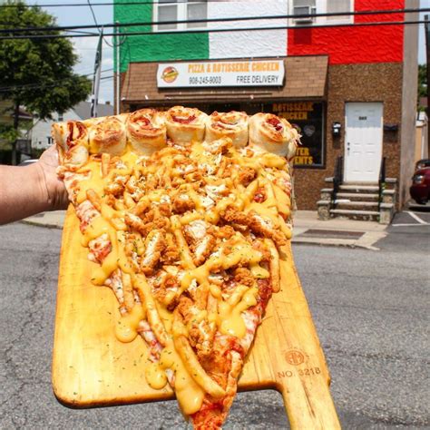 ≡ New Foodie Trend Is A Giant Pizza Slice – The Biggest You've Seen 》 Her Beauty