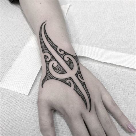 Traditional Maori Ta Moko hand tattoo by Manawa Tapu | Flickr