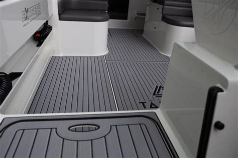 SeaDek Flooring | Extreme Boats