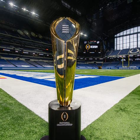 Outback Bowl 2022 Trophy