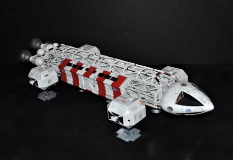 Space 1999 Eagle Transporter -- Science Fiction Plastic Model Kit -- 1/48 Scale -- #825-06 ...