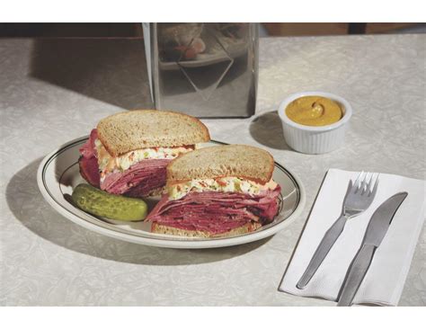 Carnegie Deli Returns To New York City With 99 Cent Sandwiches