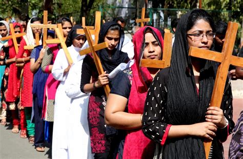 Indian faith leaders condemn exploitation of religion - Vatican News