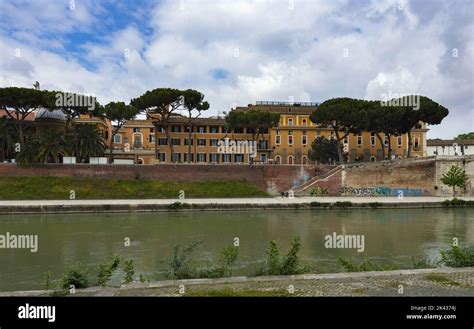 Tiber River in Rome Stock Photo - Alamy