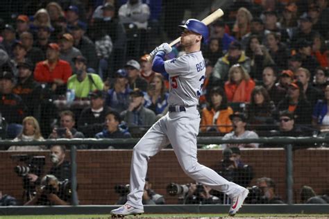 Cody Bellinger goes from hapless to heroic in Dodgers' win - Los ...