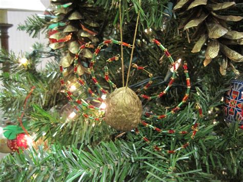 DAANIS: Christmas Tree Decorations Ukraine