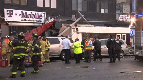 One dead after a bus crash in New York