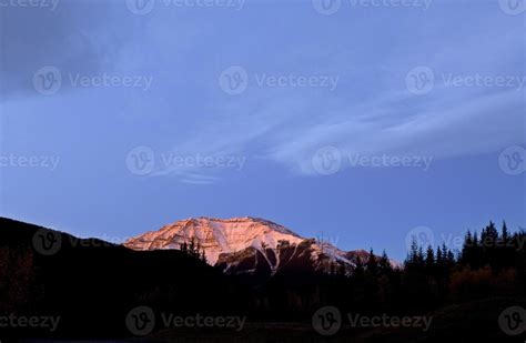 Sunrise Rocky Mountains 6026770 Stock Photo at Vecteezy