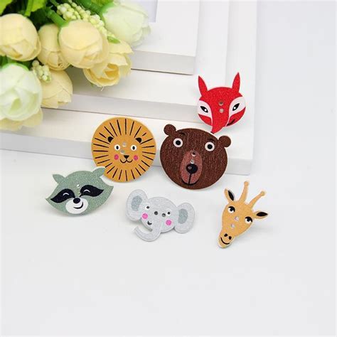 50 Animal buttons | Scrapbook crafts, Button crafts, Crafts