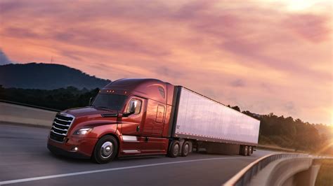 Freightliner Cascadia - a new step towards a stand-alone truck