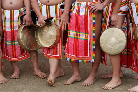 Filipino Folk Dance Steps | LoveToKnow