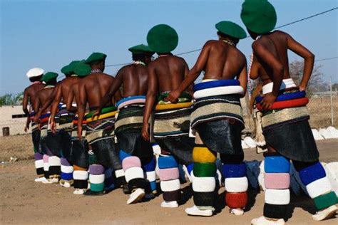 Ndebele women, from Gauteng Province in South Africa. | South african traditional dresses ...