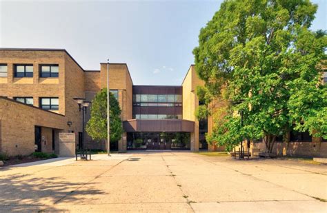 École Louis-Riel - École secondaire à Montréal | CSSDM