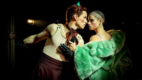 Eddie Redmayne and Jessie Buckley in ‘Cabaret’: Theater Review – The ...