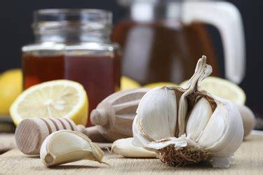 Health Benefits of Garlic Tea | livestrong