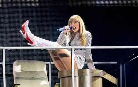 Taylor Swift Gives $55 Million in Bonuses to Her Eras Tour Crew ...