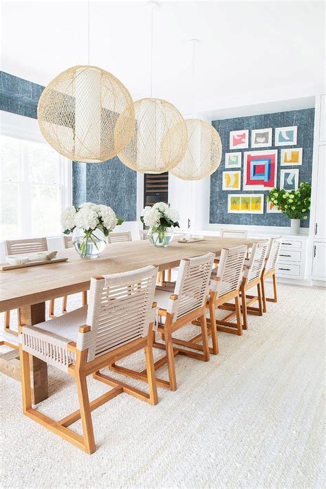 25 Best Beach Style Dining Rooms for a Bright Holiday Feast