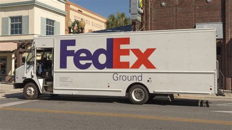 Fedex warns its delivery drivers of rise in truck robberies