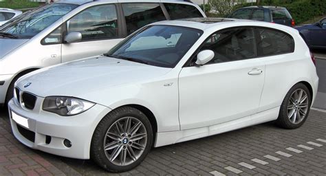 File:BMW 1er Facelift 3-dr. M-Sportpaket.jpg - Wikimedia Commons