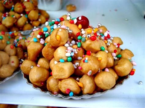 Strufoli di carnevale | Christmas food, Italian christmas recipes, Food