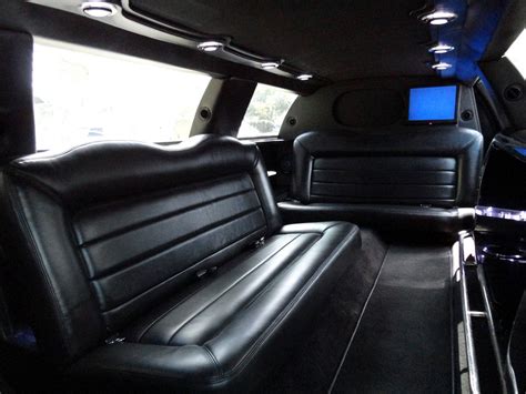 VIP Limo Service – Lincoln Town Car Stretch Limousine