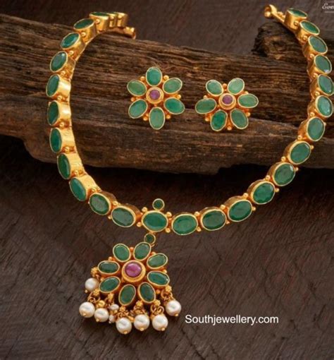 Traditional emerald necklace set - Indian Jewellery Designs