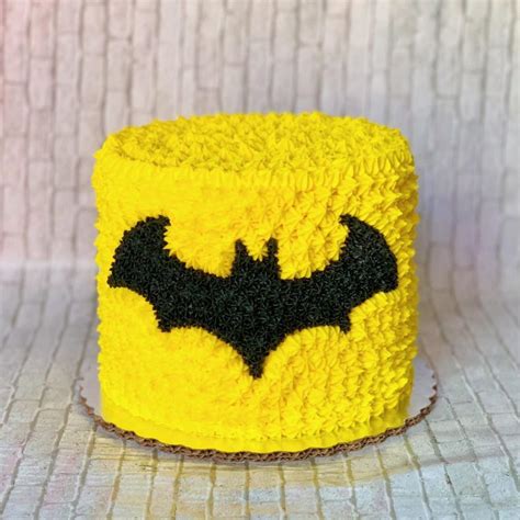 15 Mind-Blowing Batman Cake Ideas & Designs